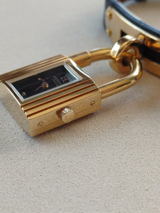 Hermes Kelly Padlock Watch Quartz 18k Yellow Gold Black Dial Leather Bracelet